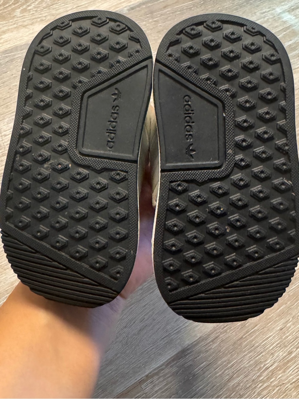 Toddler kids adidas shoes size 5 - Picture 5 of 7